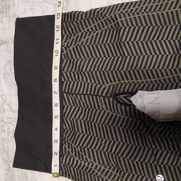 Lululemon capri - Picture 4 of 4